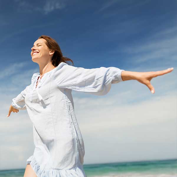 happy-woman-2-web yoga-img2